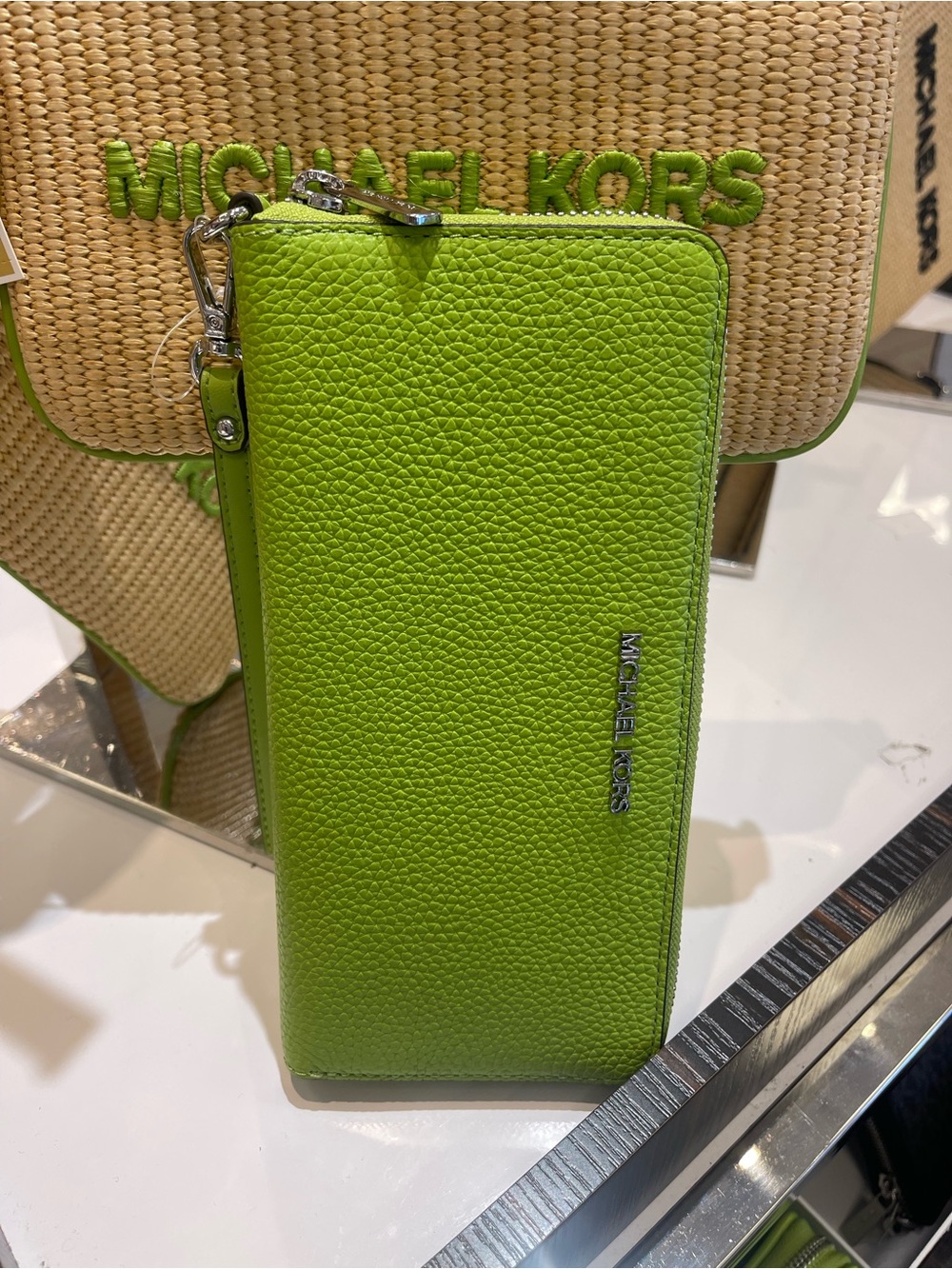 Michael Kors Lg Pebbled Leather Continental Wallet Wristlet Phone Holder 
Lime
N - Picture 15 of 16
